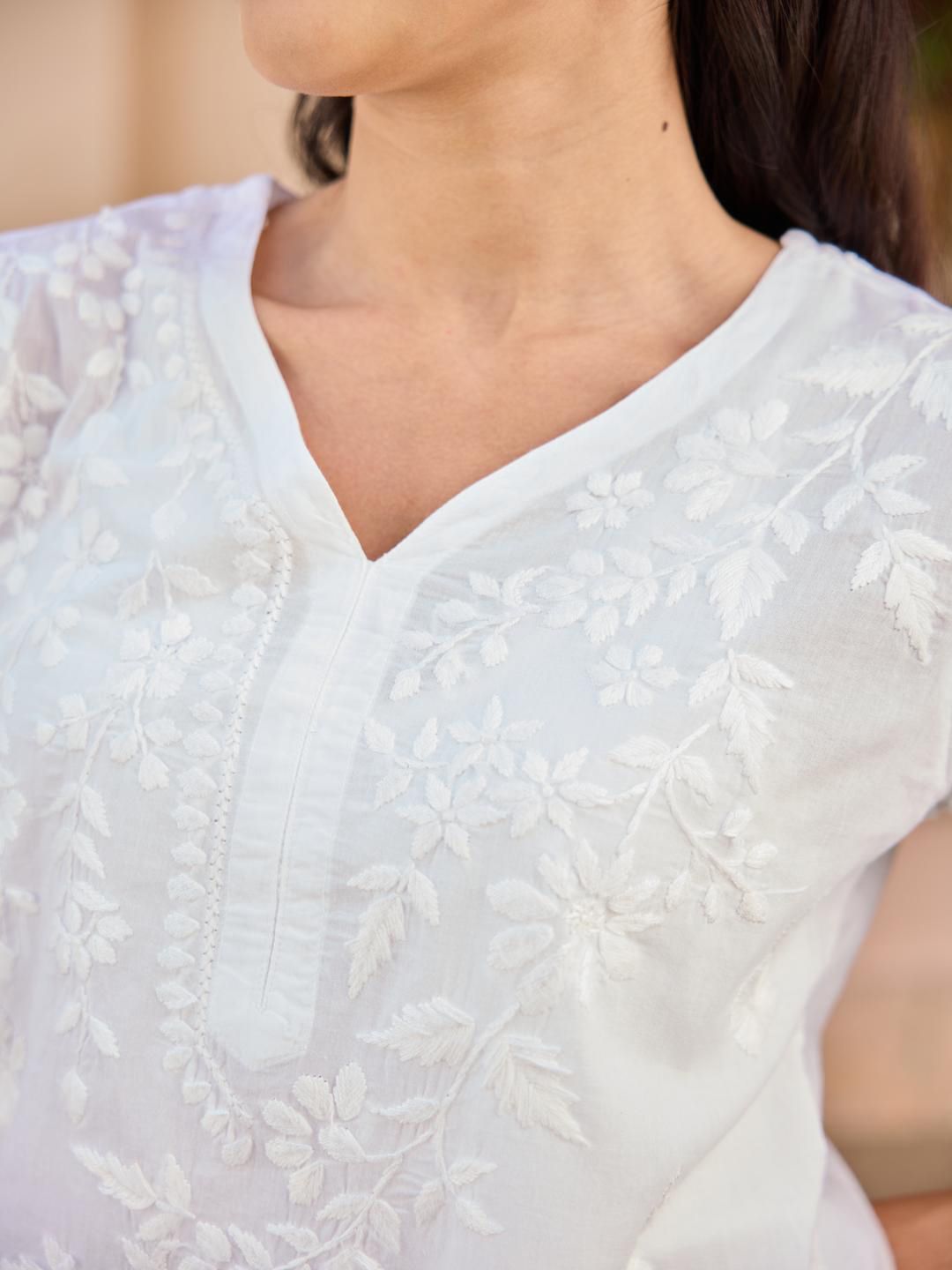House of Chikankari Women White Cotton Chikankari Embroidered Kurti