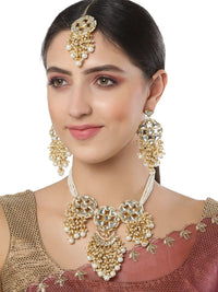 KARATCART Gold-Plated Pearl Studded  Kundan Choker Neckalce Set