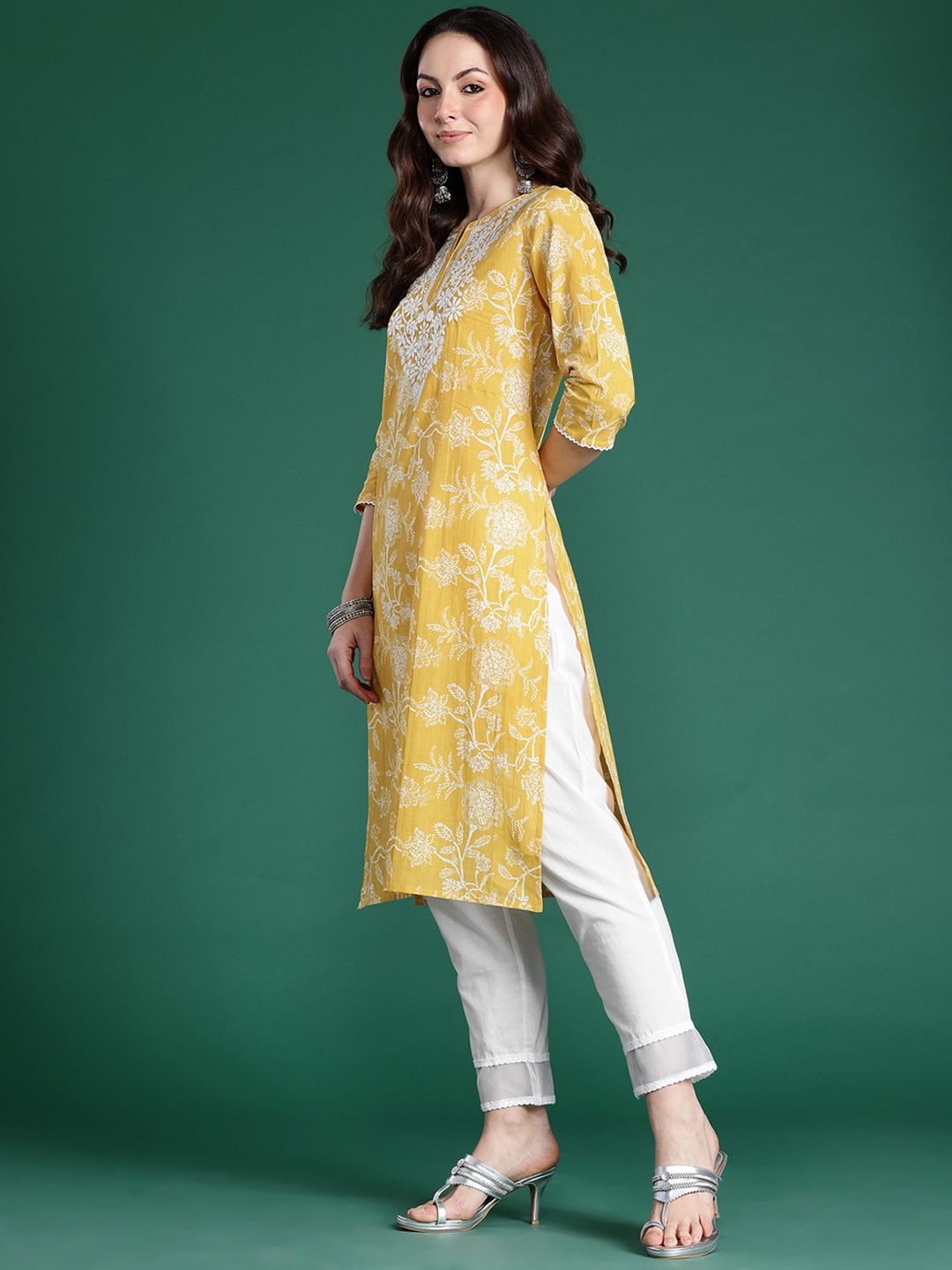 Indo Era Women Floral Embroidered Thread Work Kurta