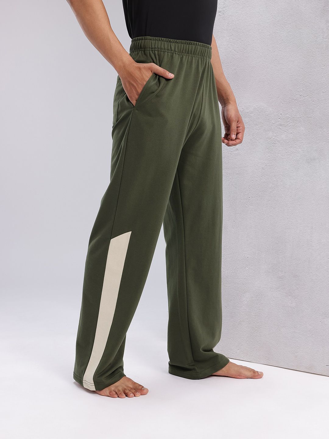 HRX by Hrithik Roshan Men Side Contrast Detail Yoga Track Pants