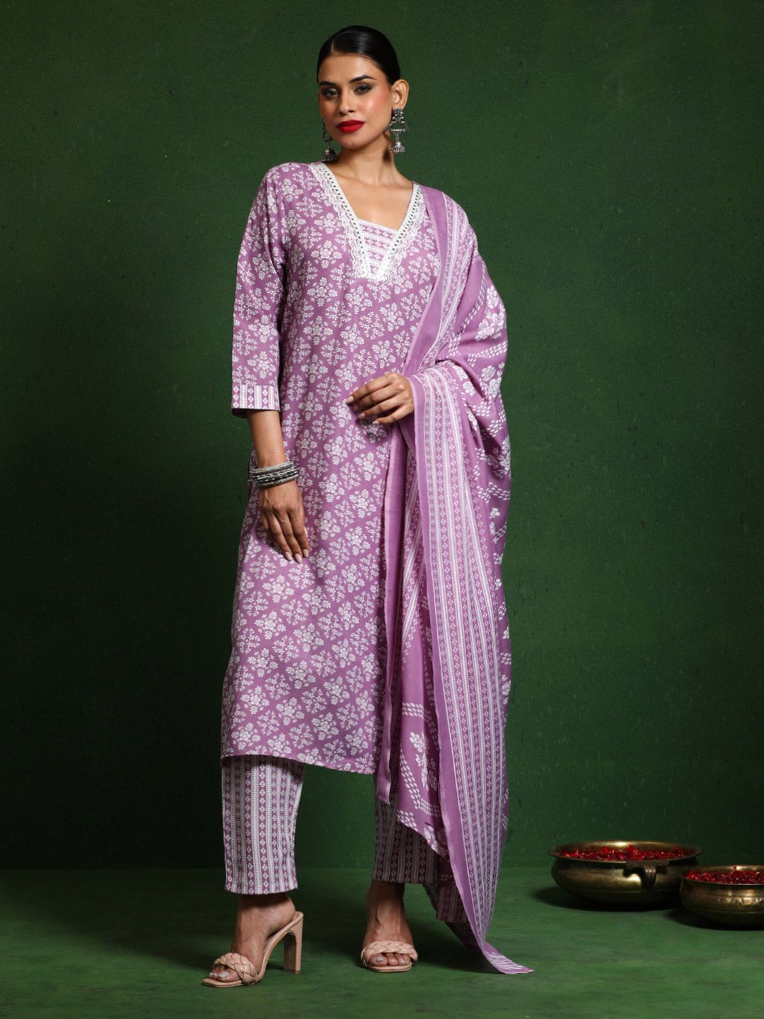 Varanga Women Ethnic Motifs Printed Regular Kurta with Trousers & With Dupatta
