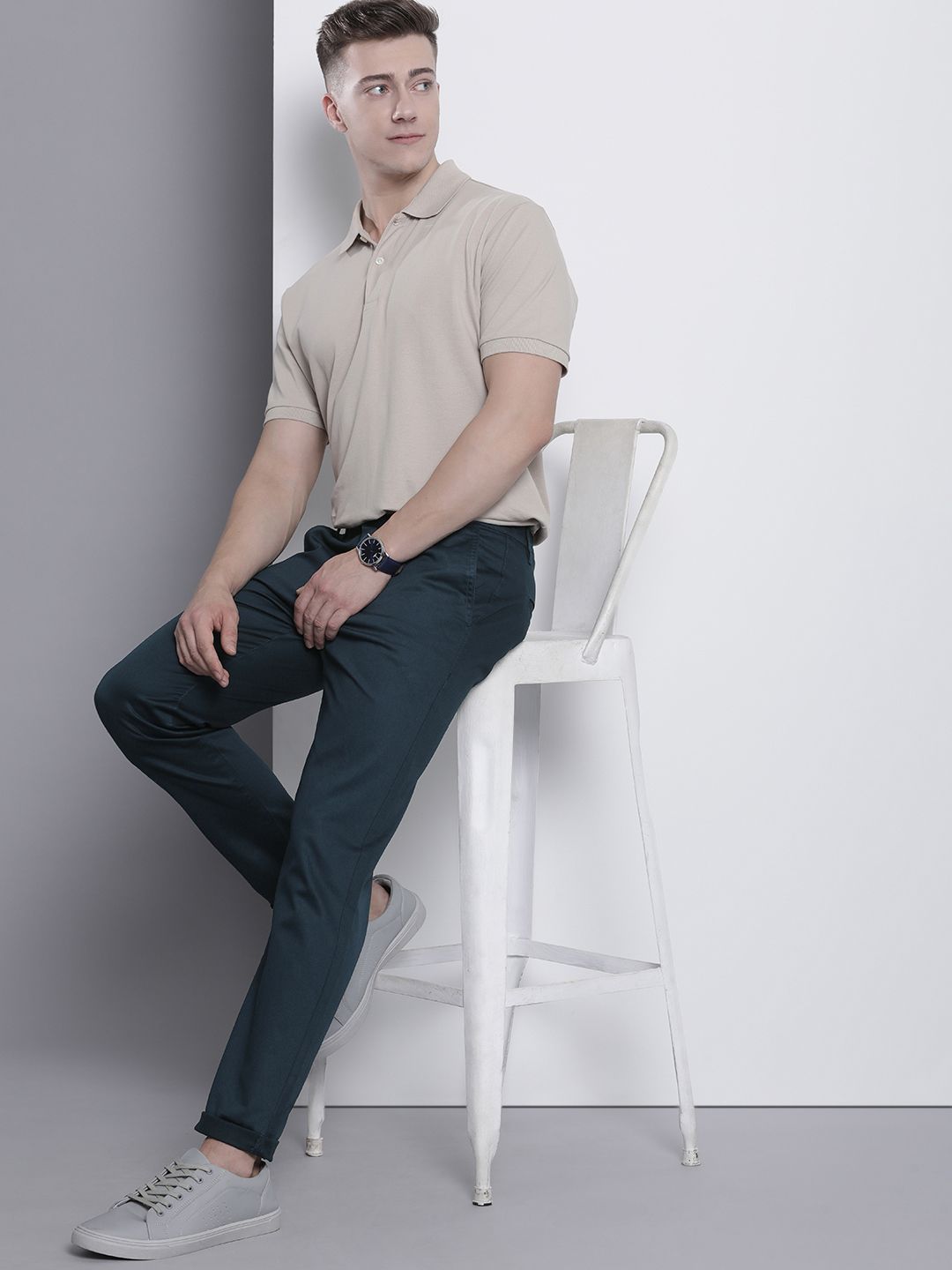 The Indian Garage Co Men Solid Slim Fit Chinos Trousers