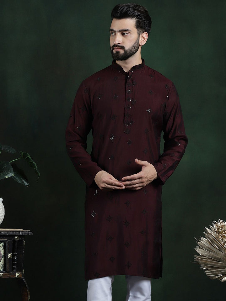 SOJANYA Ethnic Motifs Embroidered Mandarin Collar Sequinned Straight Kurta