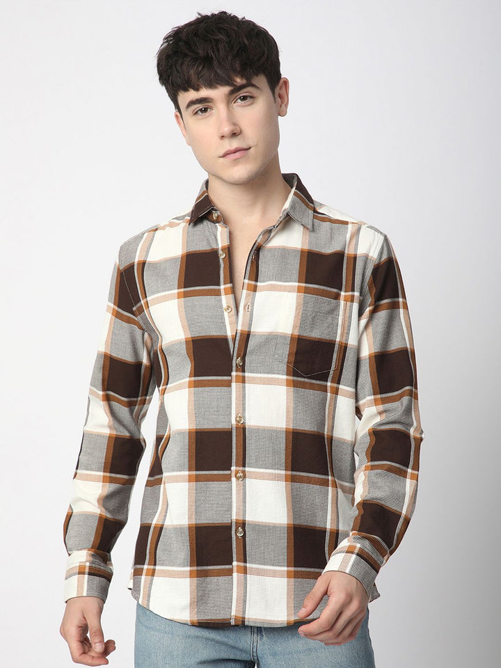 VASTRADO Men Classic Slim Fit Cutaway Collar Gingham Checked Cotton Casual Shirt