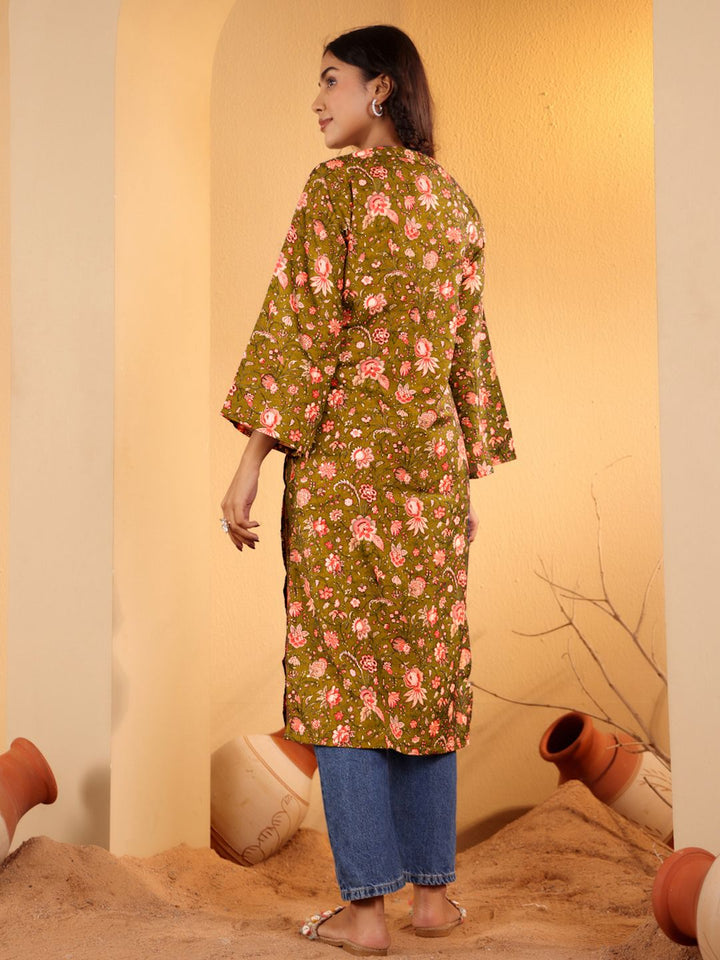 Varanga Floral Printed Mandarin Collar Flared Sleeves Straight Kurta