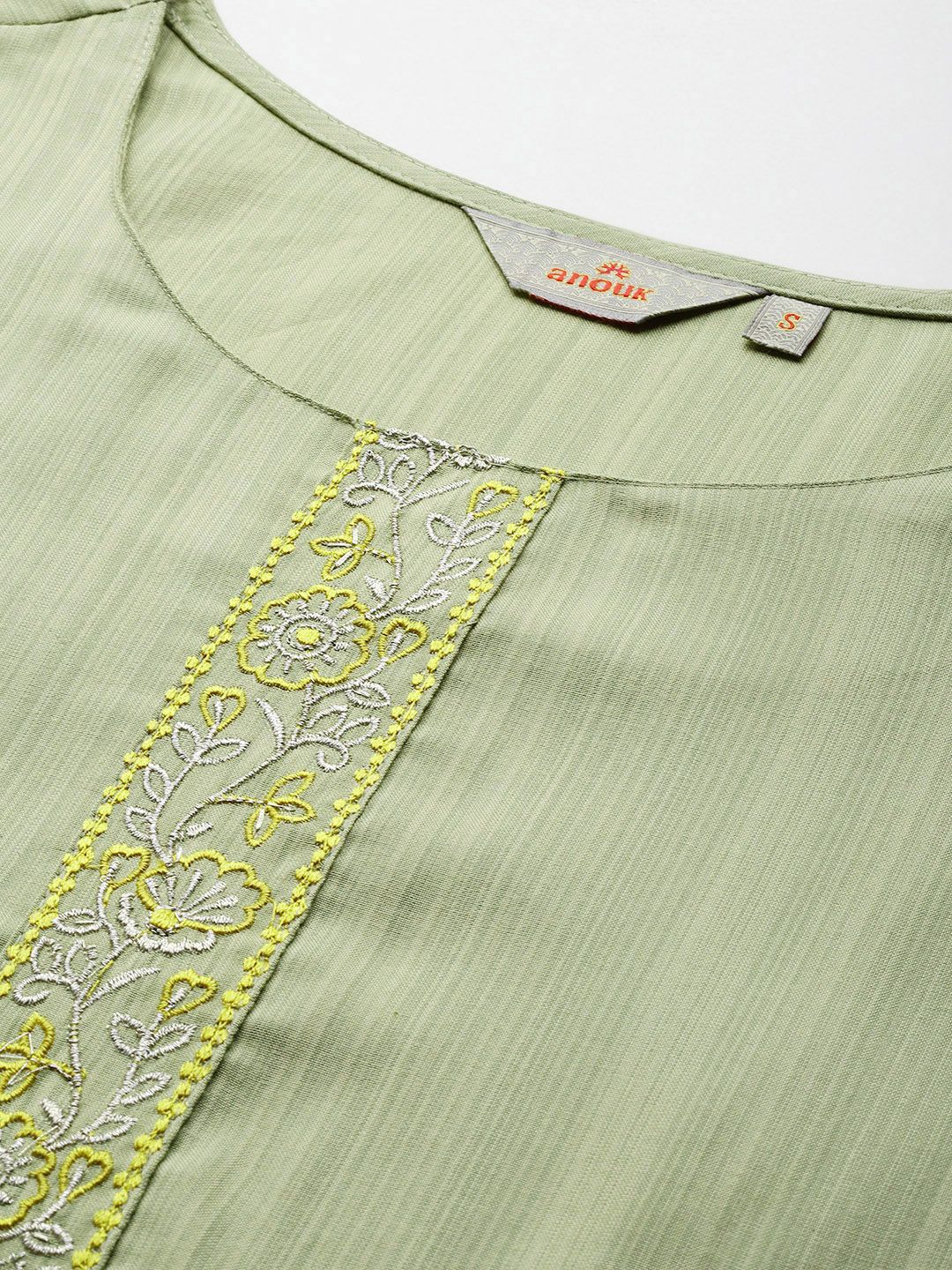 Anouk Floral Yoke Design Thread Work Detail Straight Kurta