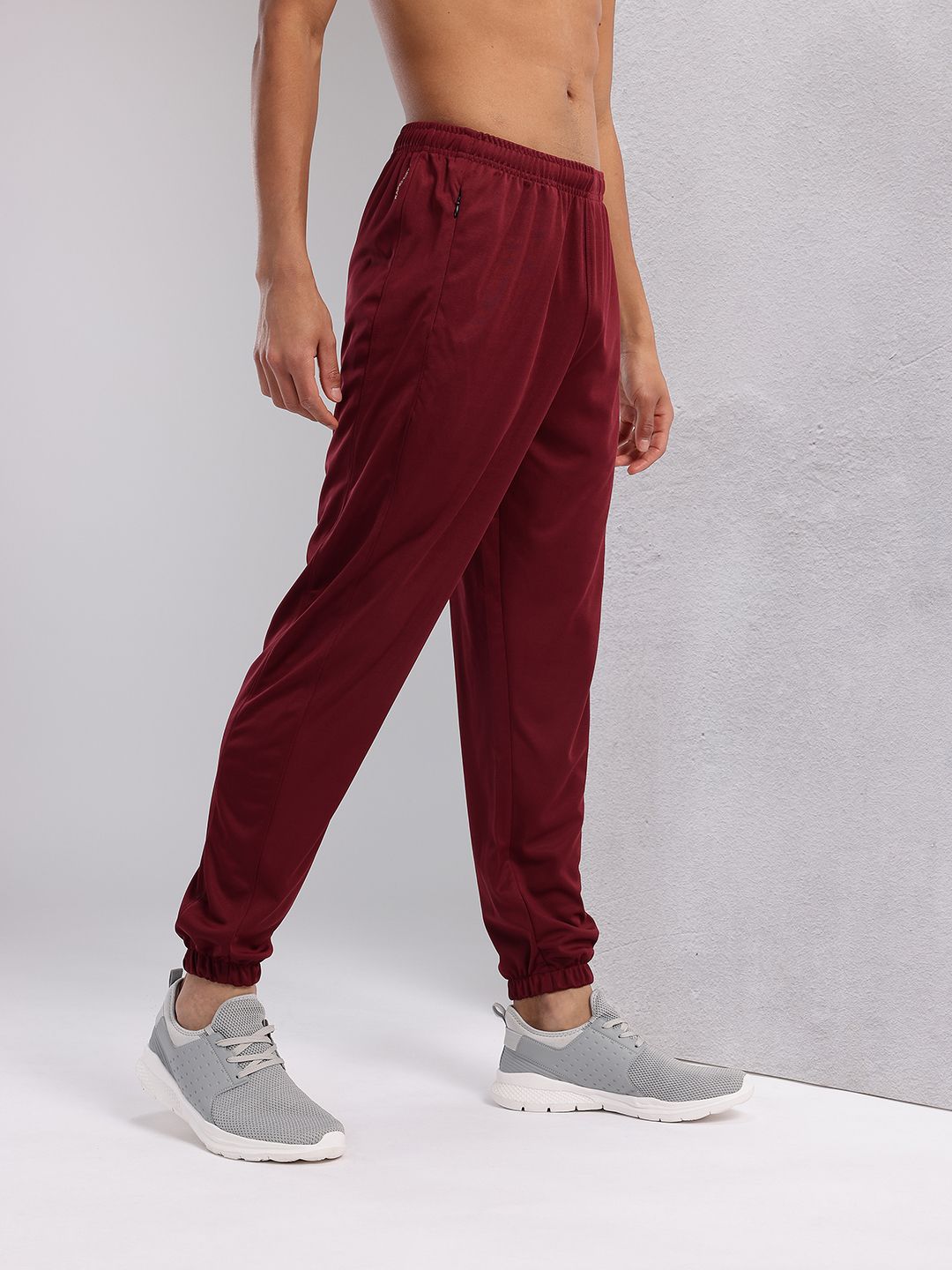 HRX by Hrithik Roshan Men Mid-Rise Rapid-Dry Training Joggers