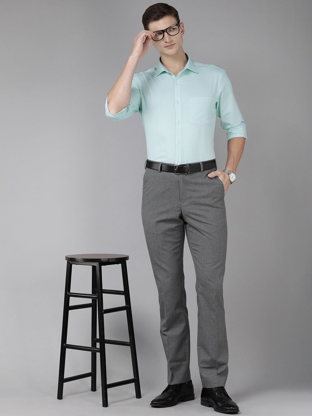 Park Avenue Pure Cotton Slim Fit Self Design Textured Formal Shirt