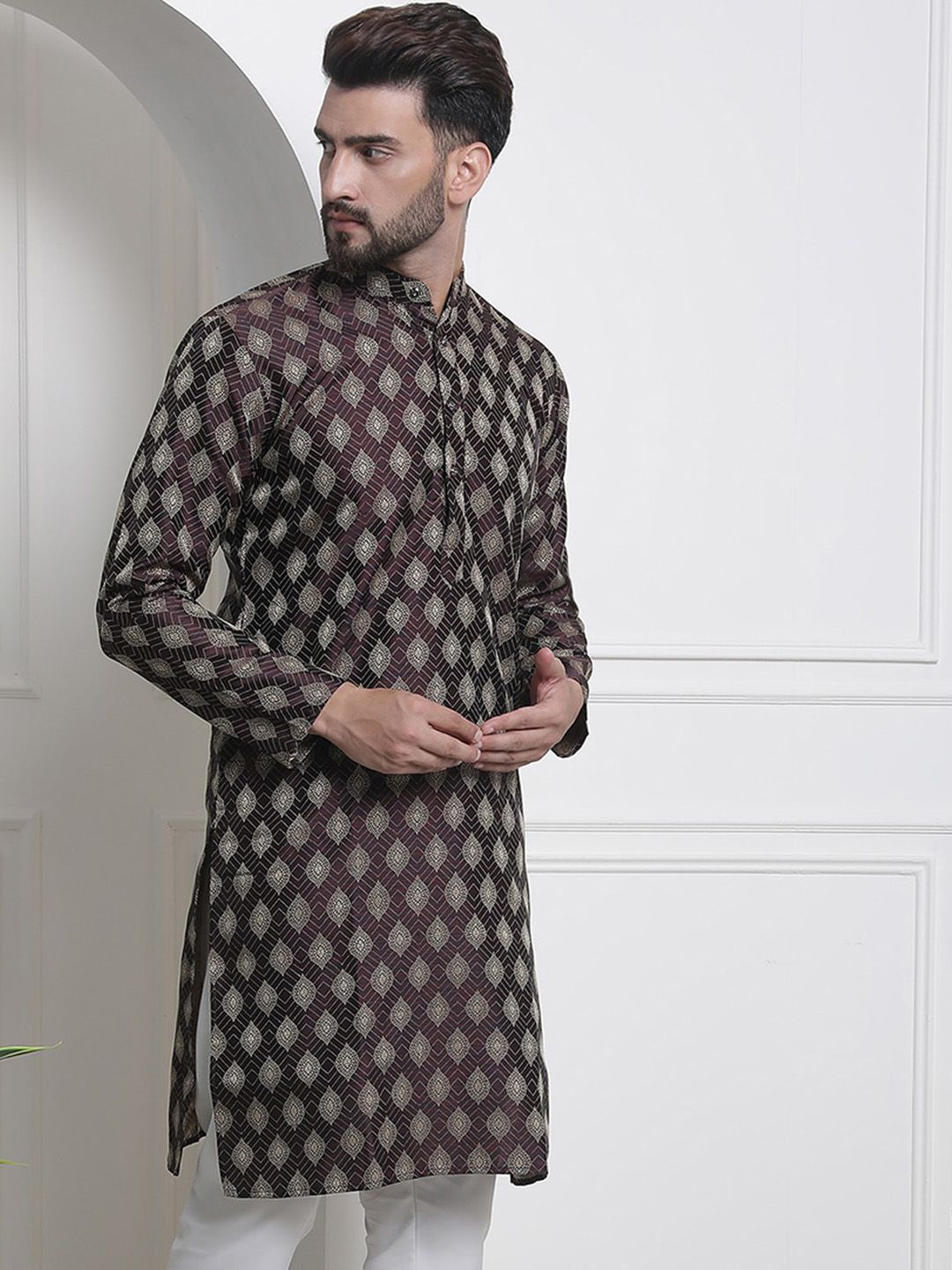 SOJANYA Kolar Mandarin Zari Motif Etnik Kurta
