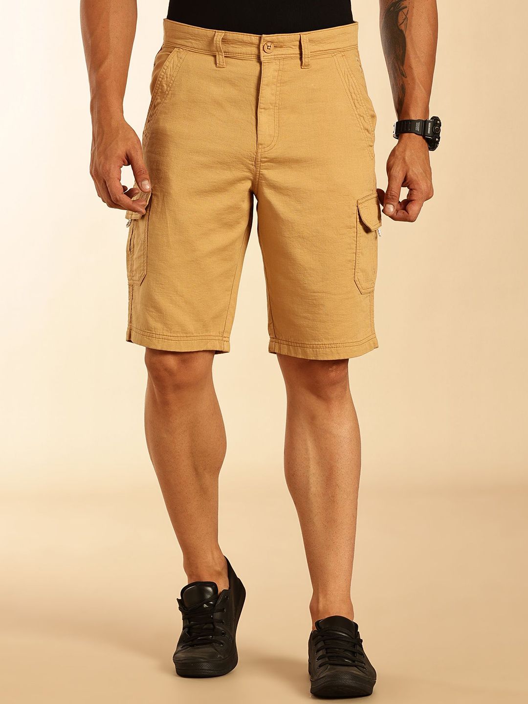 Thomas Scott Men Cotton Mid-Rise Cargo Shorts