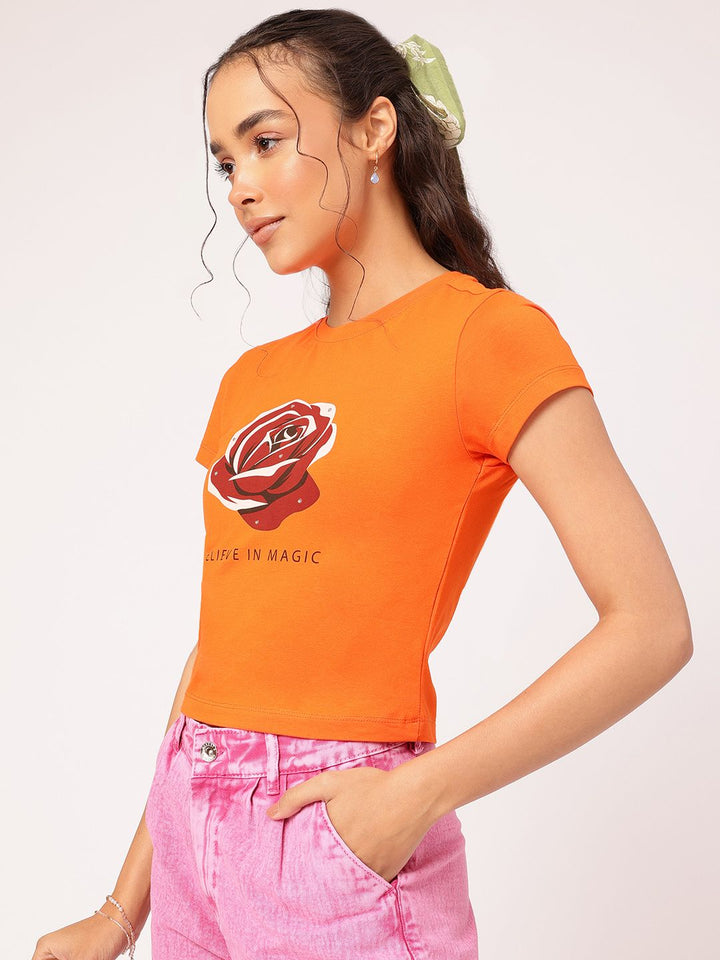 DressBerry Rose Glow Graphic Basic Bee T-shirt