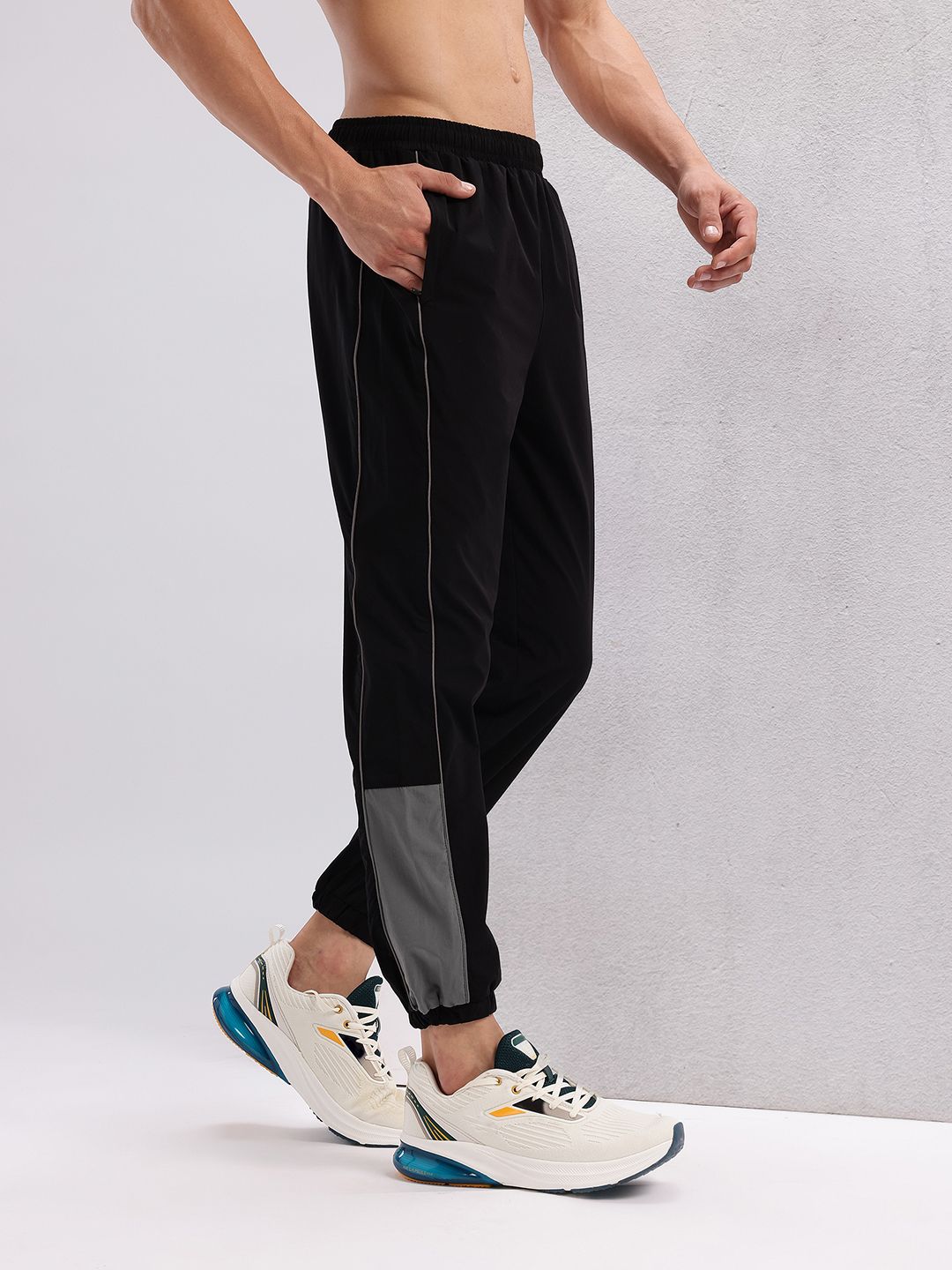 HRX by Hrithik Roshan Men Rapid-Dry Training Joggers