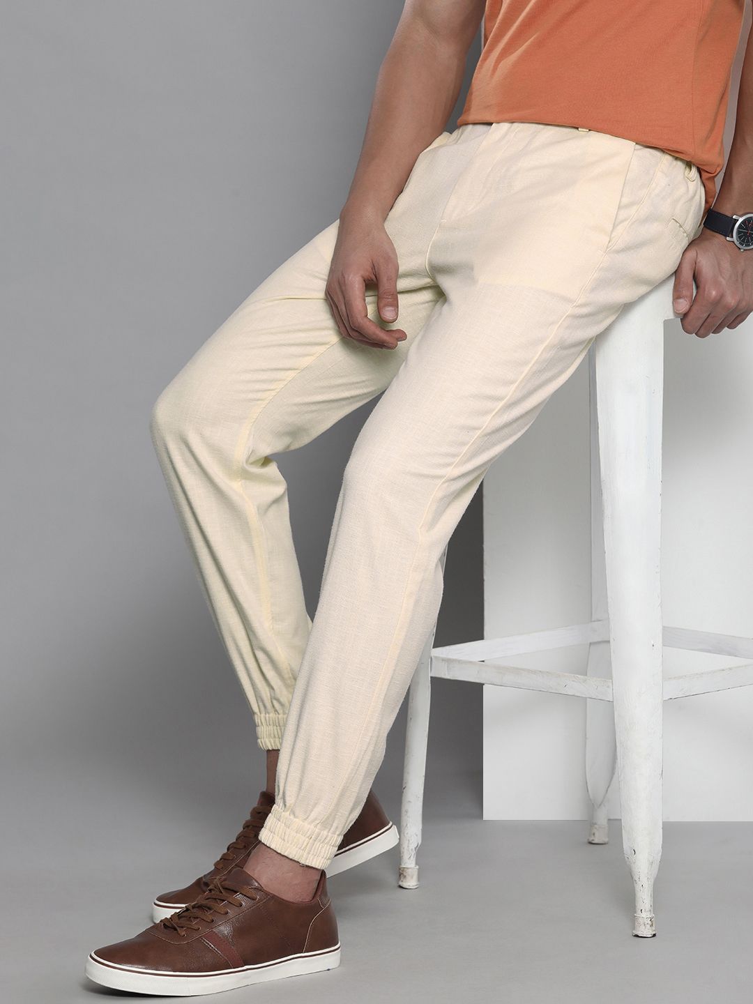 The Indian Garage Co Men Off White Slim Fit Joggers Trousers