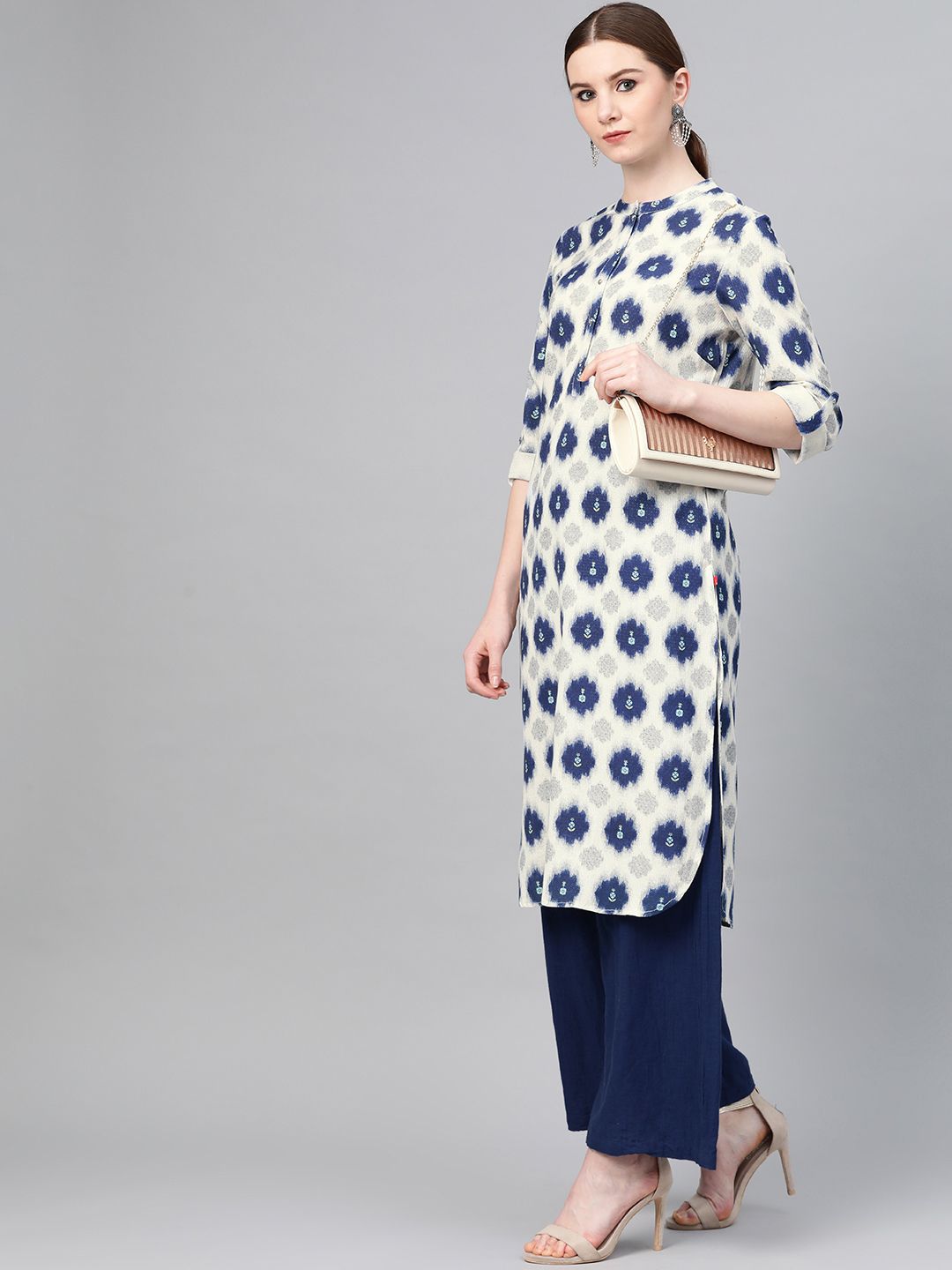 W Women Off-White & Navy Blue Printed Straight Kurta