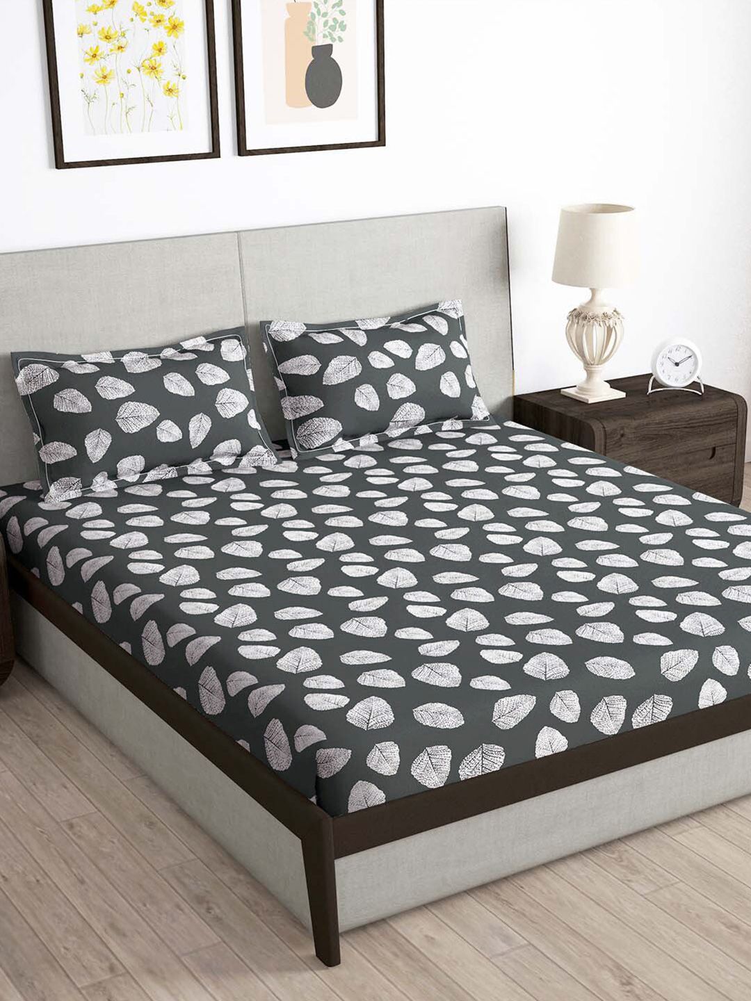 Story@home Charcoal & White Floral 180 TC Queen Bedsheet with 2 Pillow Covers