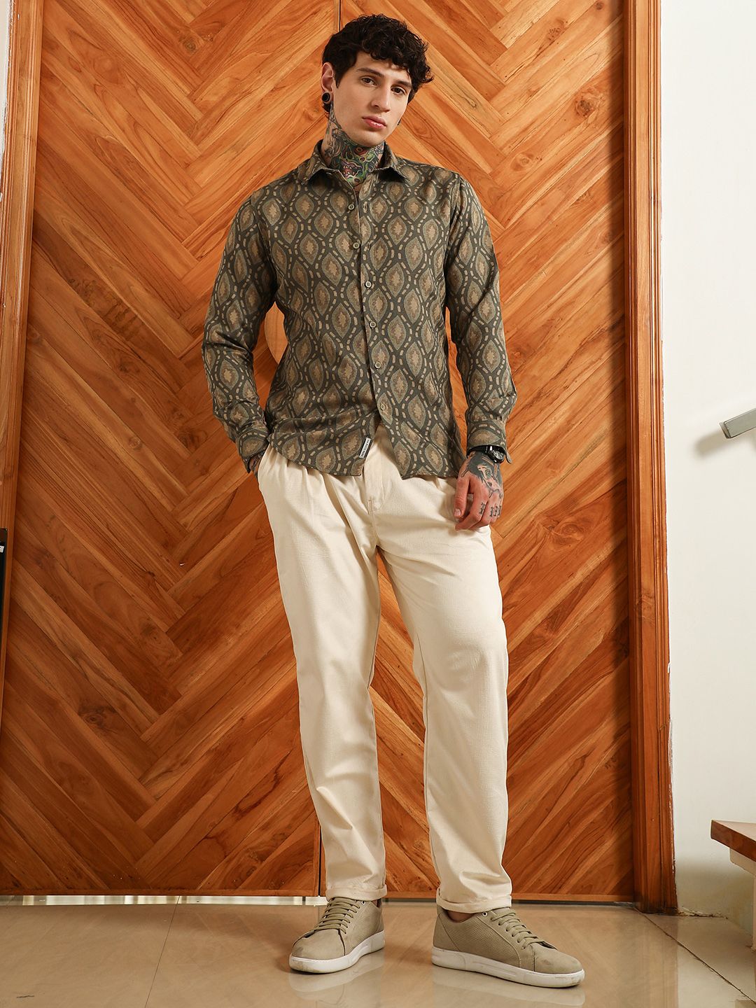 Campus Sutra Men Comfort Fit Ethnic Motifs Printed Spread Collar Cotton Casual Shirt