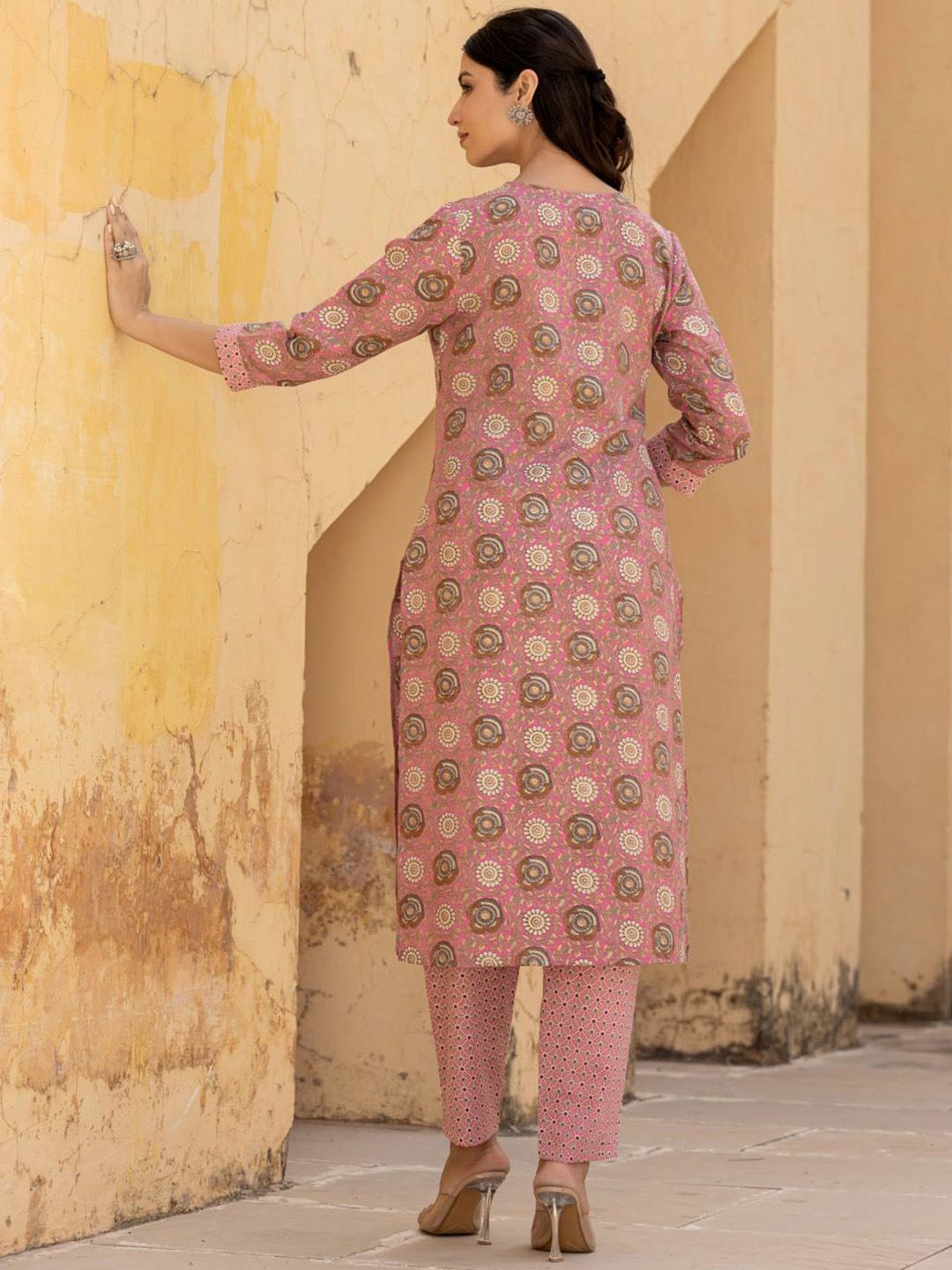 Varanga Women Floral Embroidered Regular Mirror Work Kurta with Trousers & With Dupatta