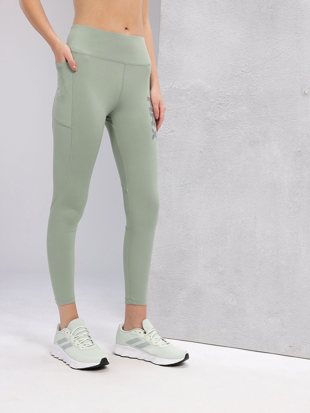 HRX by Hrithik Roshan Women Rapid-Dry Running Cropped Tights