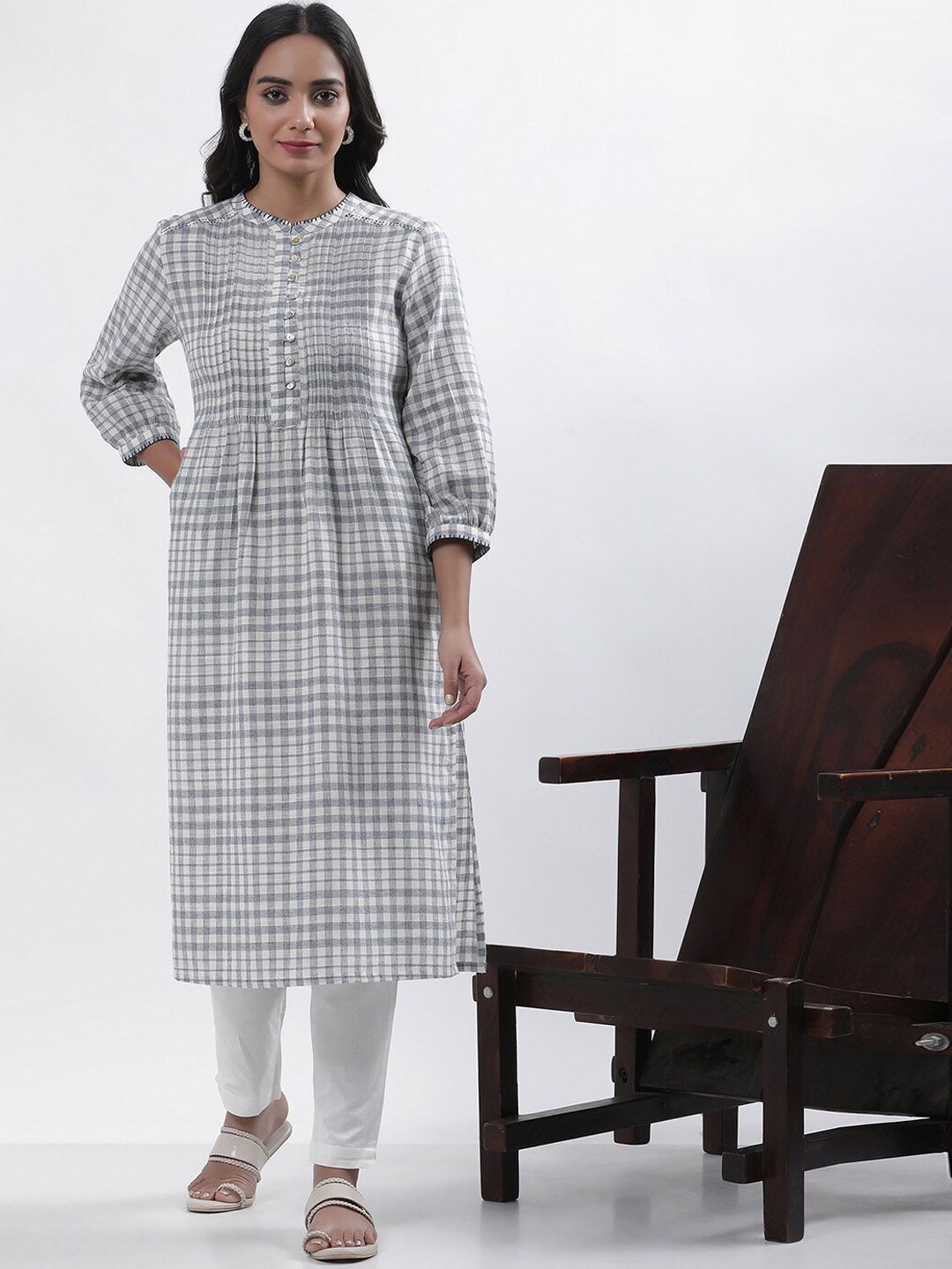 W Women Checked Mandarin Collar Kurta