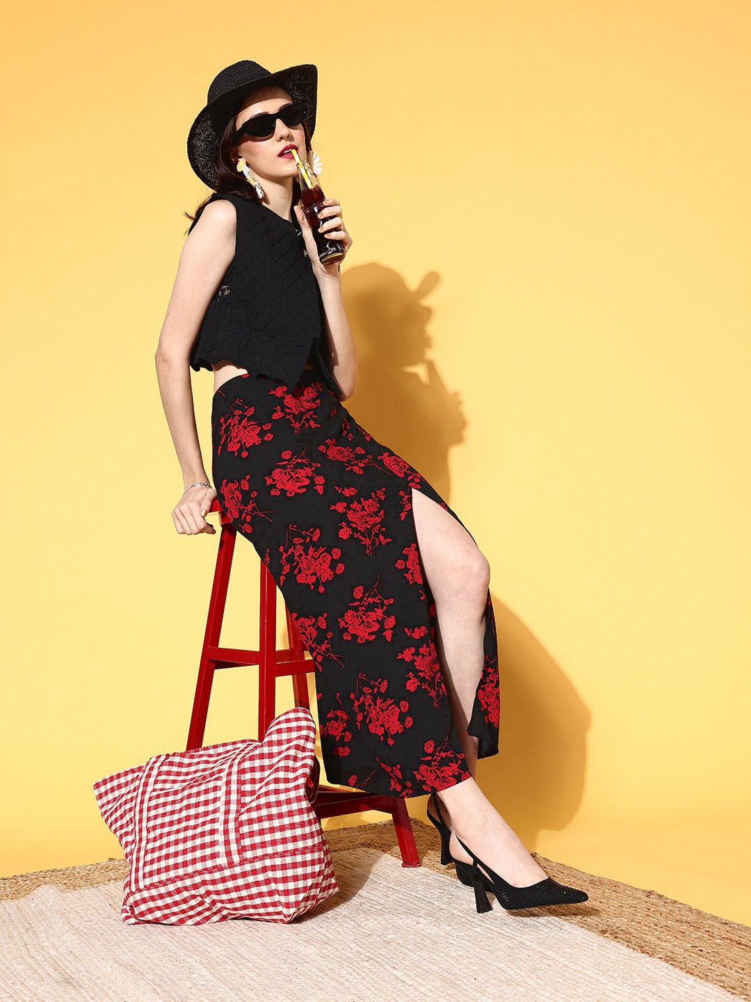 Berrylush Black Floral Vacay Attire