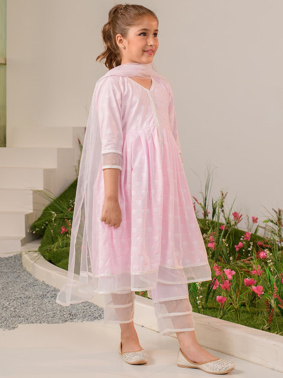 pspeaches Girls Pink Ethnic Motifs Printed Regular Pure Cotton Kurta with Palazzos & With Dupatta