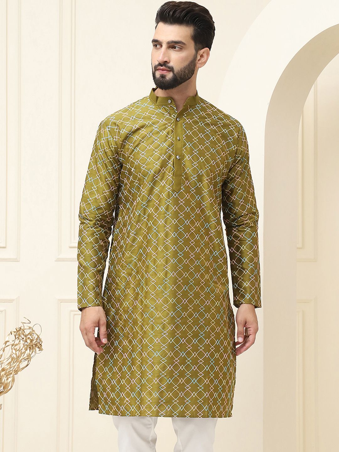 SOJANYA Geometric Embroidered Thread Work Silk Cotton Kurta