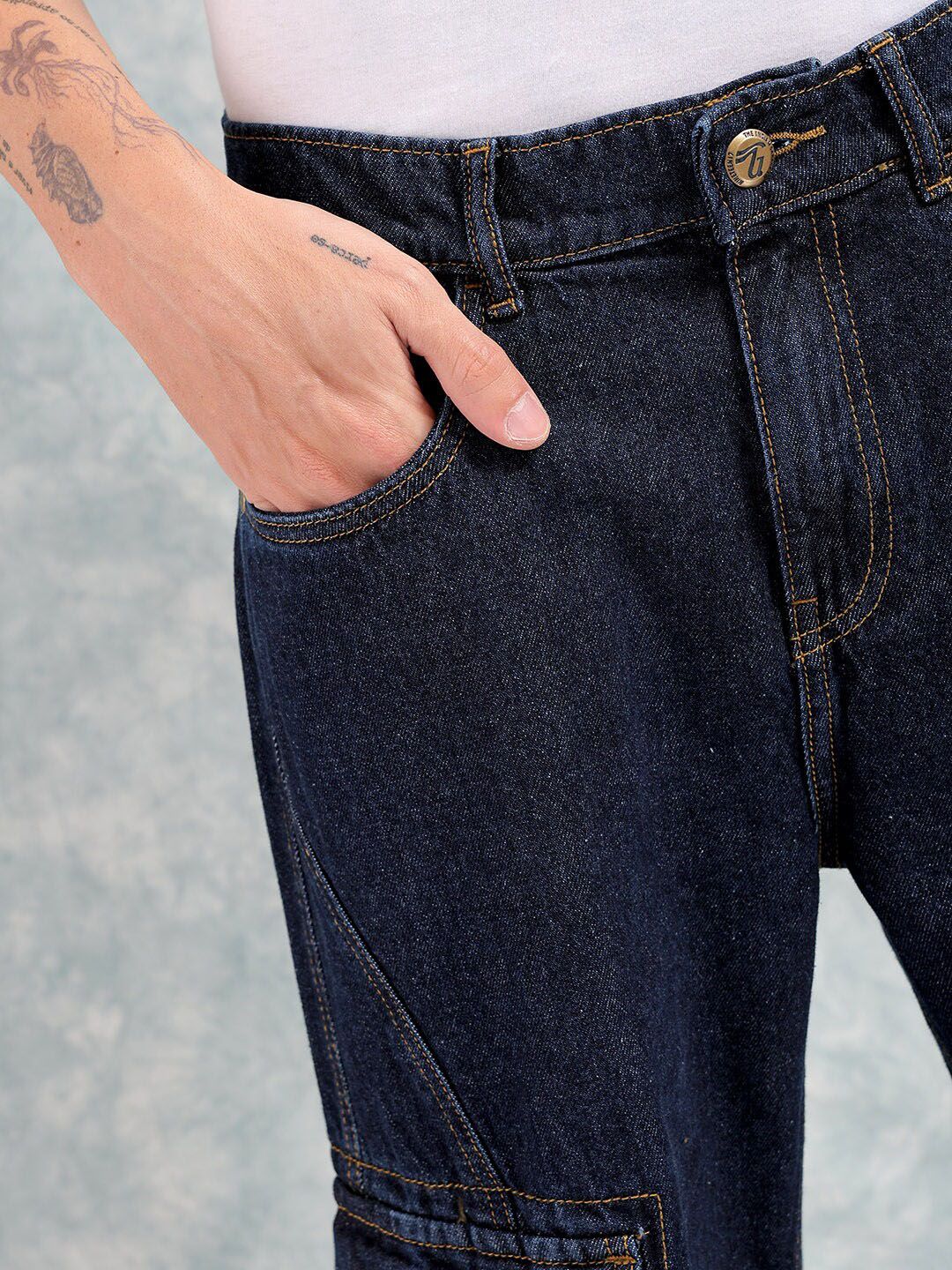 The Indian Garage Co Navy Blue Men Mid-Rise Relaxed Fit Light Fade Cargo Cotton Jeans