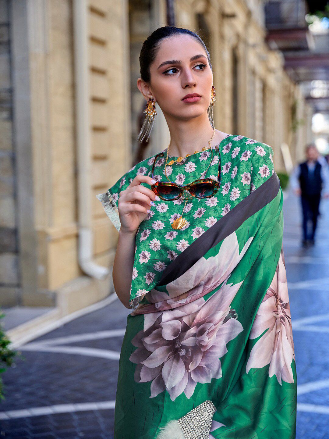 Saree mall Floral Printed Satin Sarees
