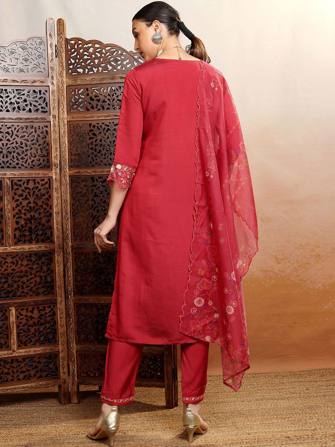 Vishudh Red Floral Embroidered Thread Work Straight Kurta With Trousers & Dupatta