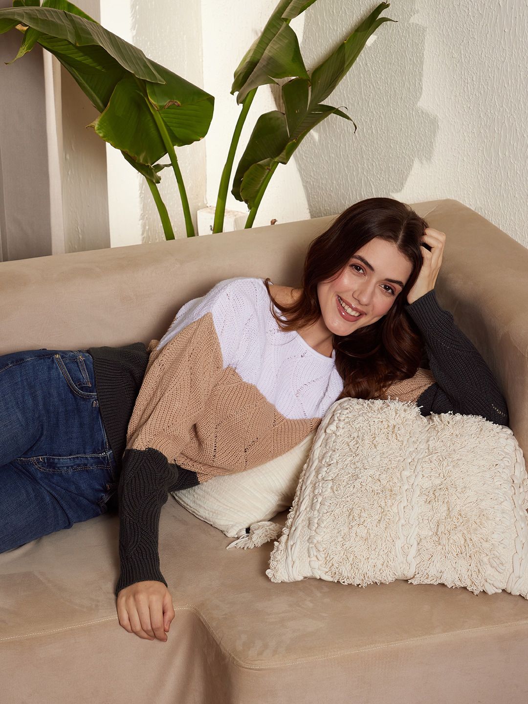 Berrylush White & Brown Colourblocked Tound Neck Acrylic Pullover Sweater