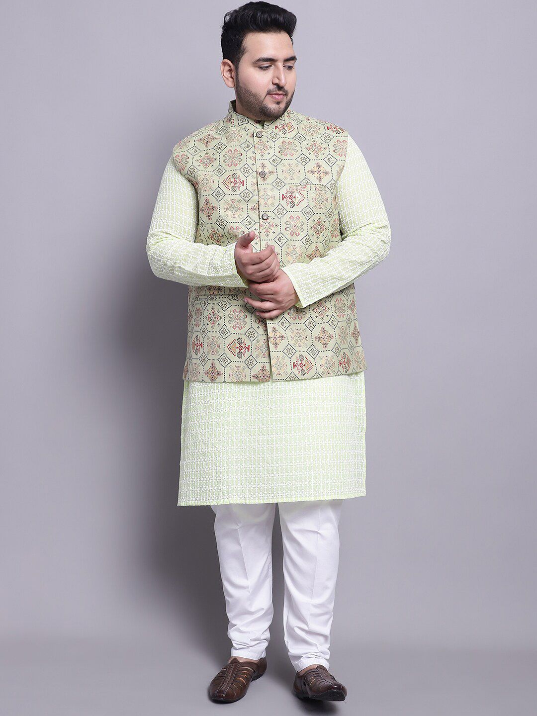 SOJANYA PLUS Etnik Sulam Kurta Kapas Tulen Lurus & Piyama Dengan Jaket Nehru