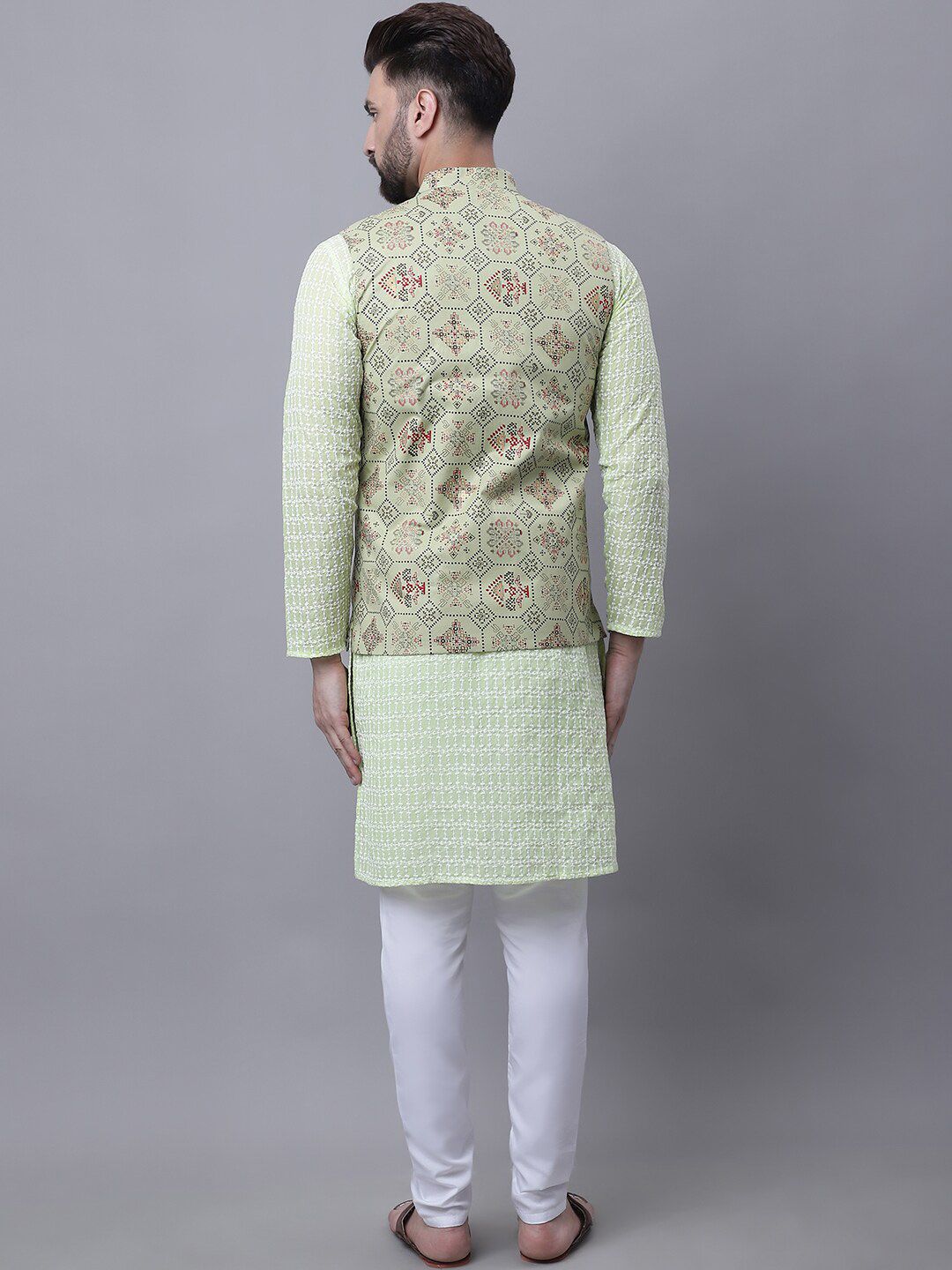 SOJANYA Men Ethnic Motifs Embroidered Pure Cotton Kurta With Pyjamas & Nehru Jacket