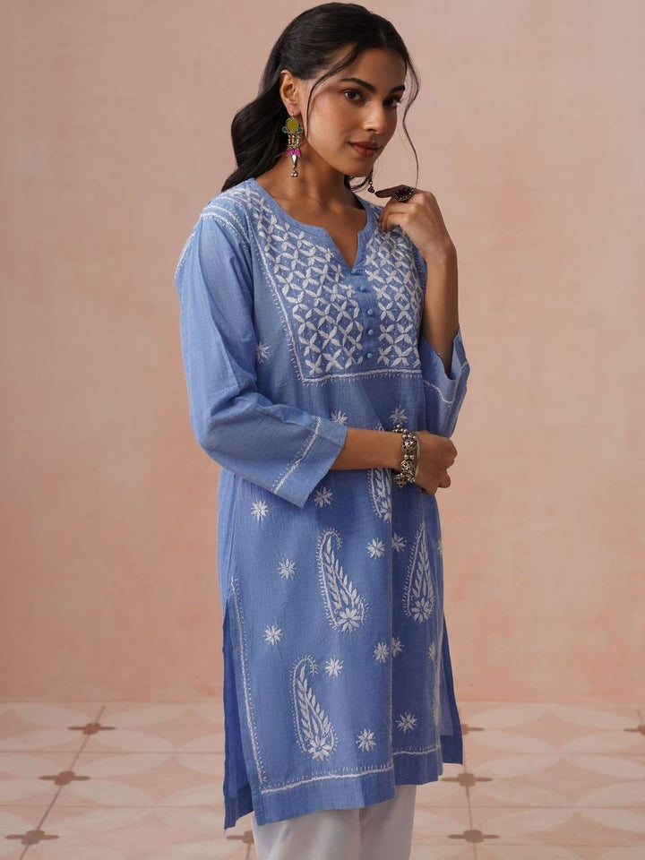 Rumah Wanita Chikankari Motif Etnik Sulam Chikankari Indigo Kurta