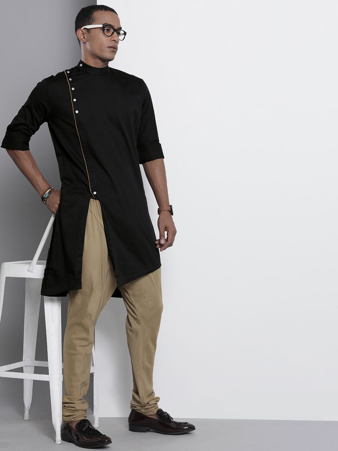 The Indian Garage Co Men Black Cotton Solid Asymmetric Kurta