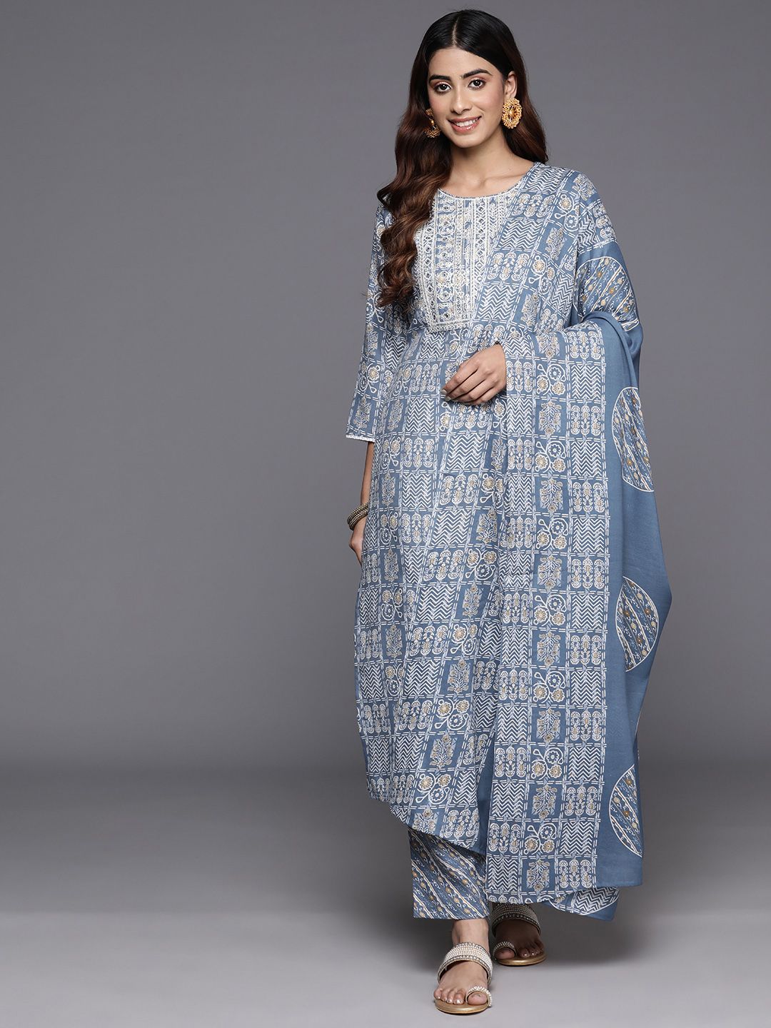 Varanga Geometric Printed Thread Work Kurta with Trousers & Dupatta