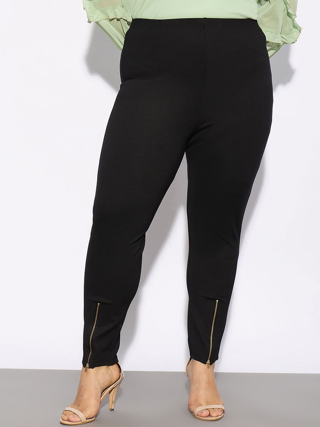 SASSAFRAS Curve Women Plus Size Black Slim Fit Zip Detail Regular Trousers