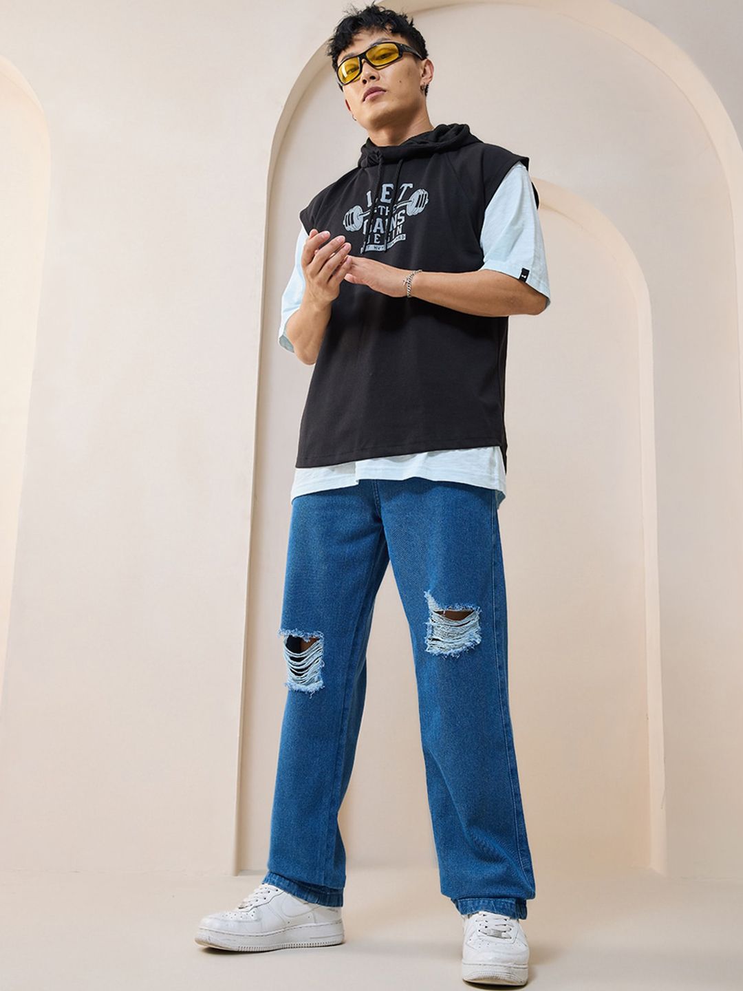 Bewakoof Men High-Rise Mildly Distressed Light Fade Organic Cotton Baggy Jeans