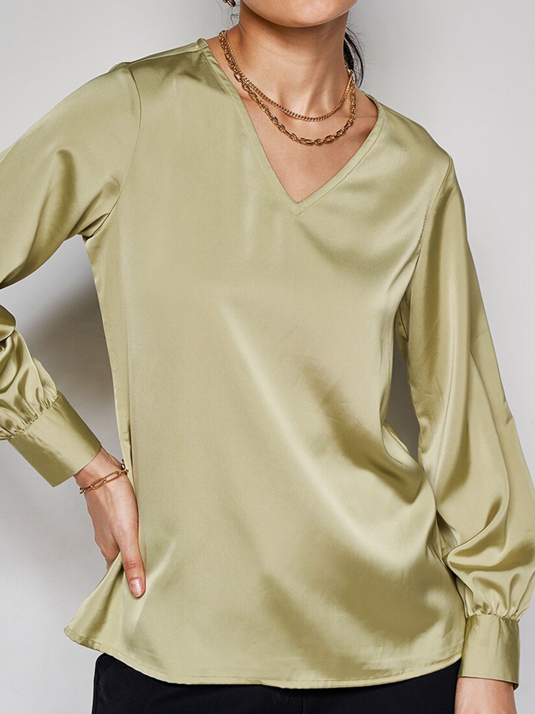 AND V Neck Long Sleeves Top