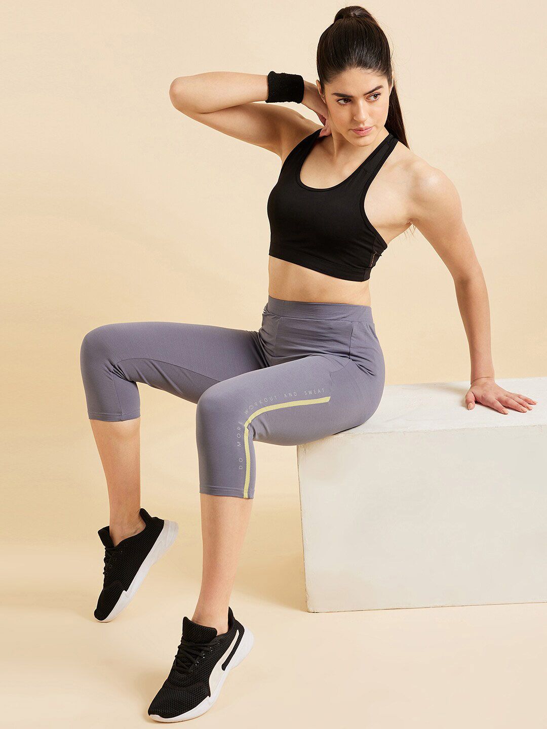 Sweet Dreams Women Regular Fit Mid-Rise Sports Capris