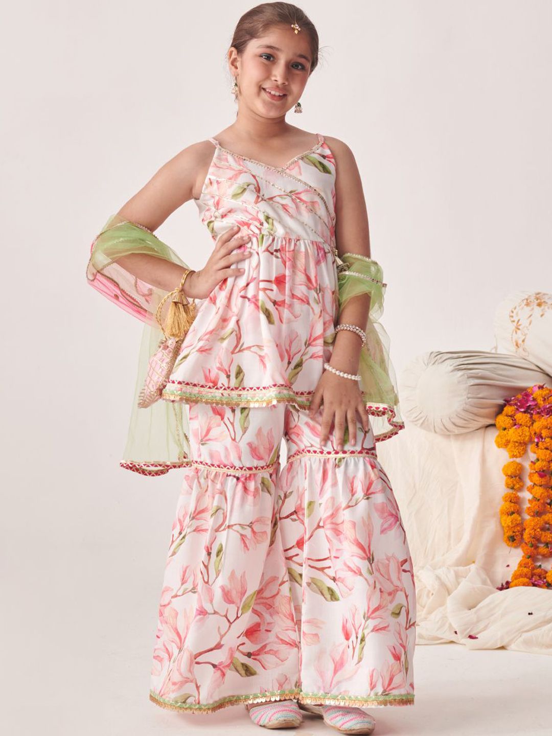 pspeaches Girls Floral Printed Regular Kurta with Sharara & With Dupatta