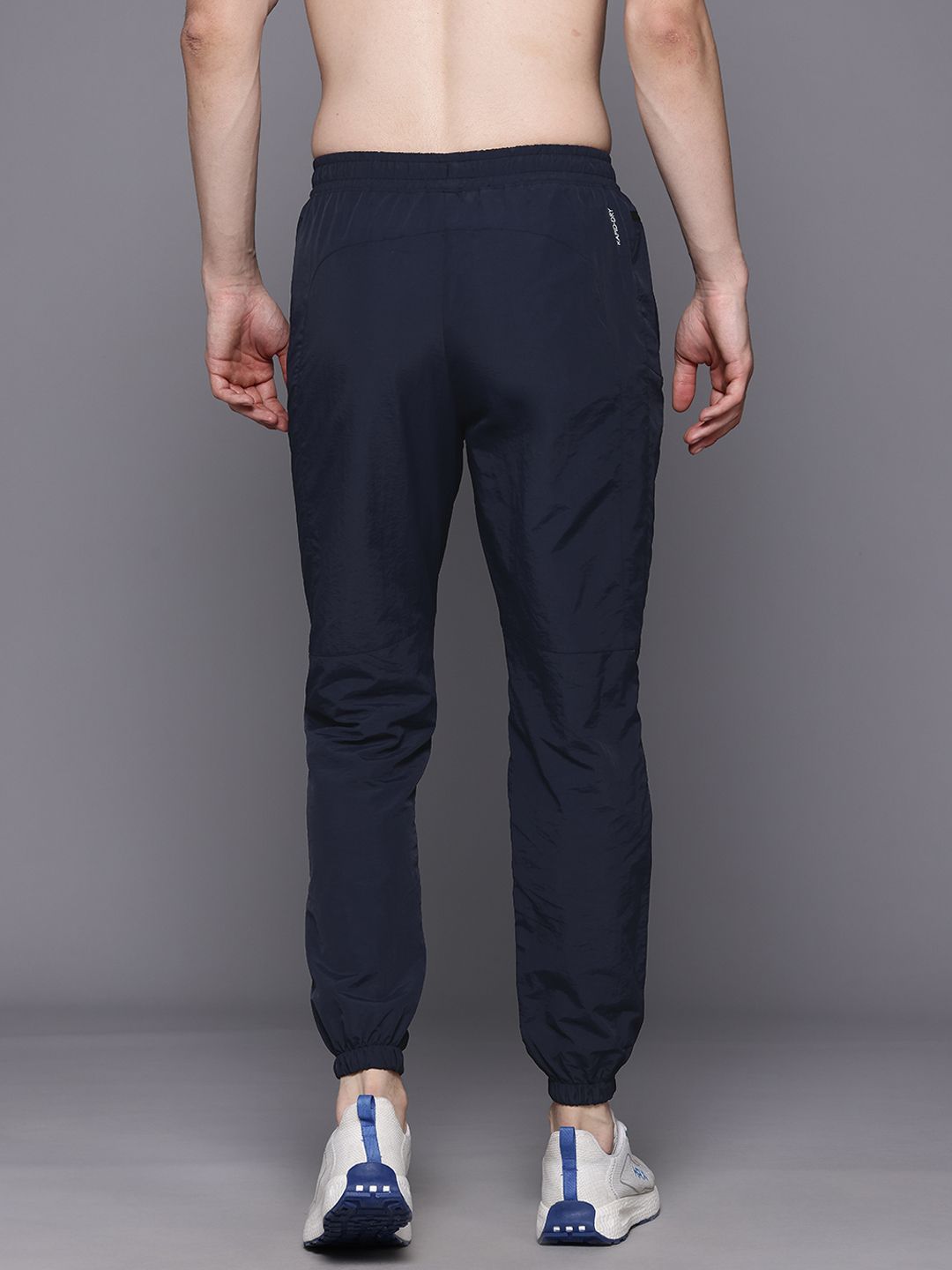 HRX by Hrithik Roshan Men Brand Logo Detail Regular Fit Rapid-Dry Training Joggers