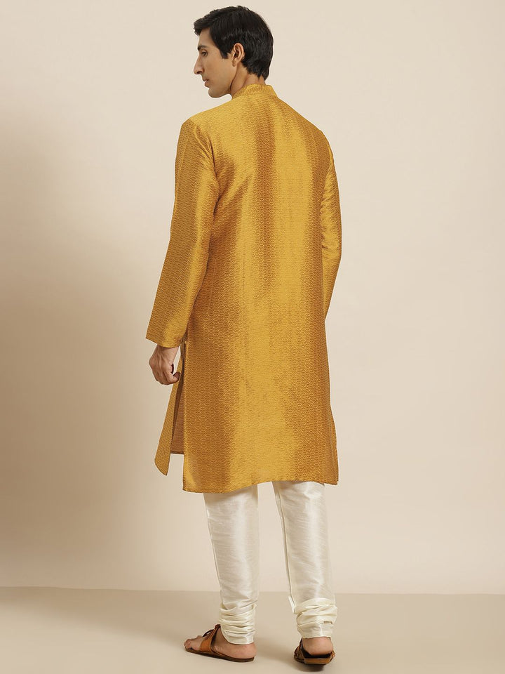 SOJANYA Kurta Design Tenunan Kuning Mustard Lelaki