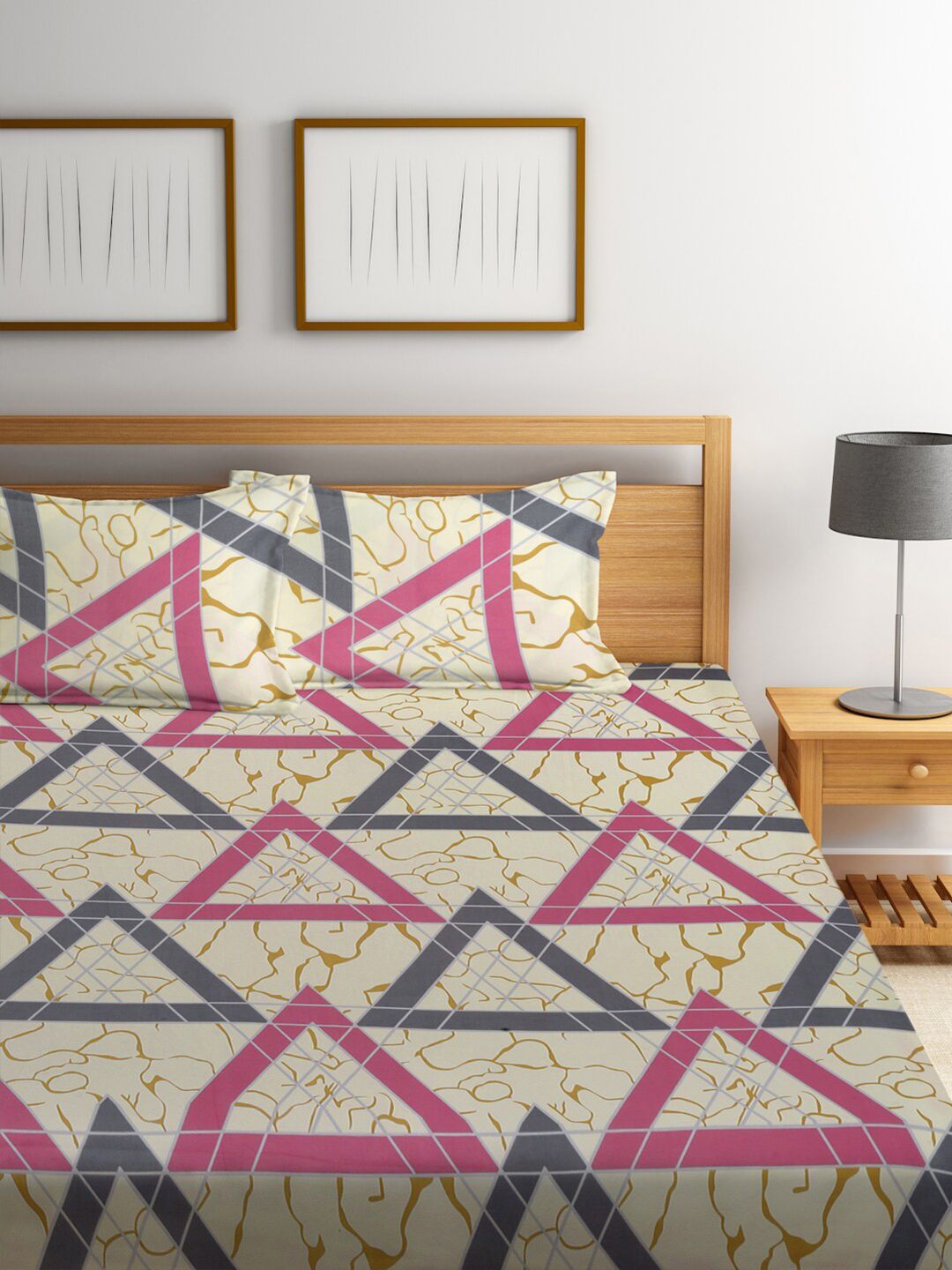 KLOTTHE Cream & Pink Printed 300TC Fitted Double King Bedsheet With 2 Pillow Covers