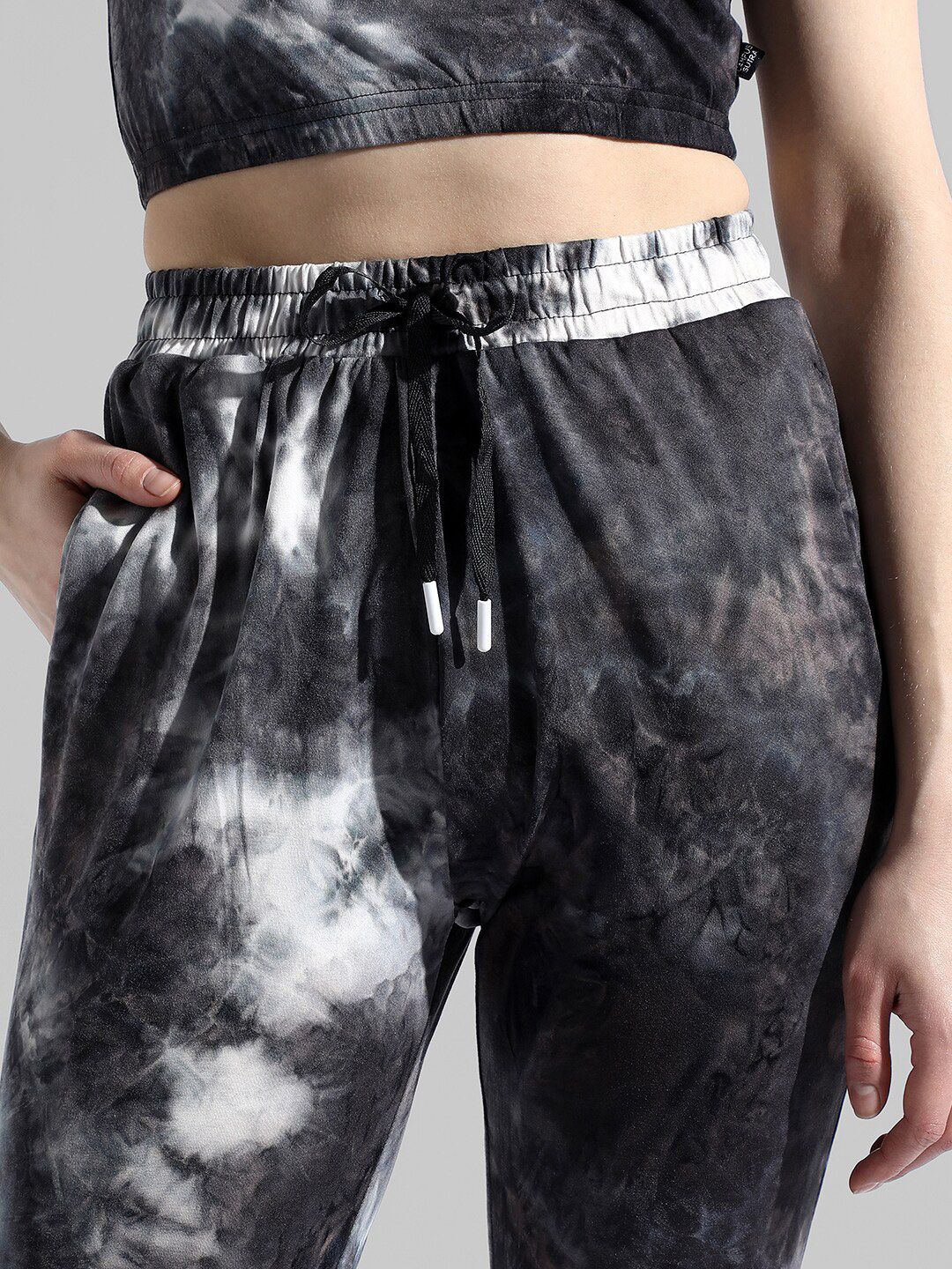 Campus Sutra Tie-Dye Printed Crop Top & Joggers Co-Ord Set