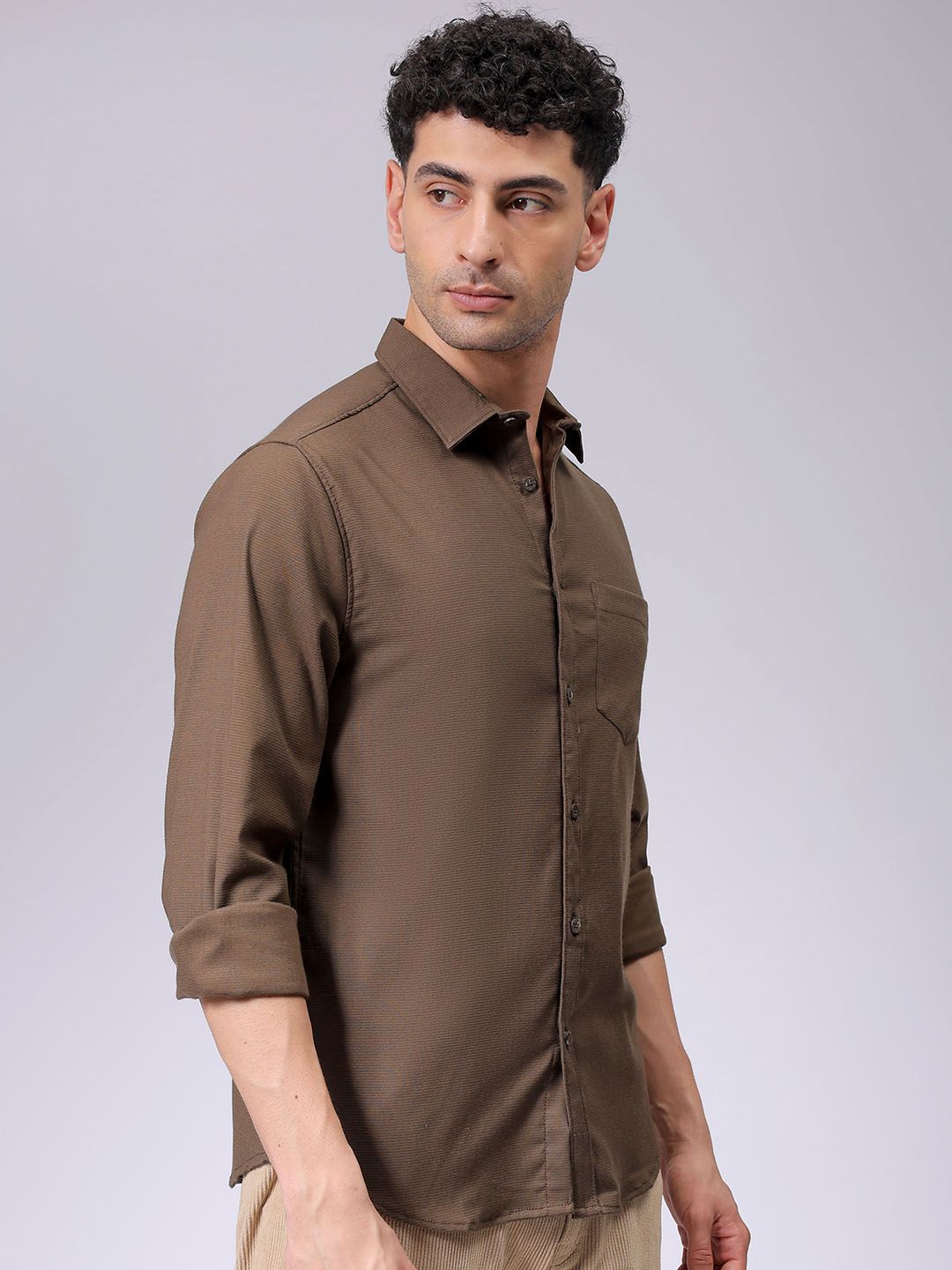 The Indian Garage Co Men Spread Collar Solid Slim Fit Casual Shirt