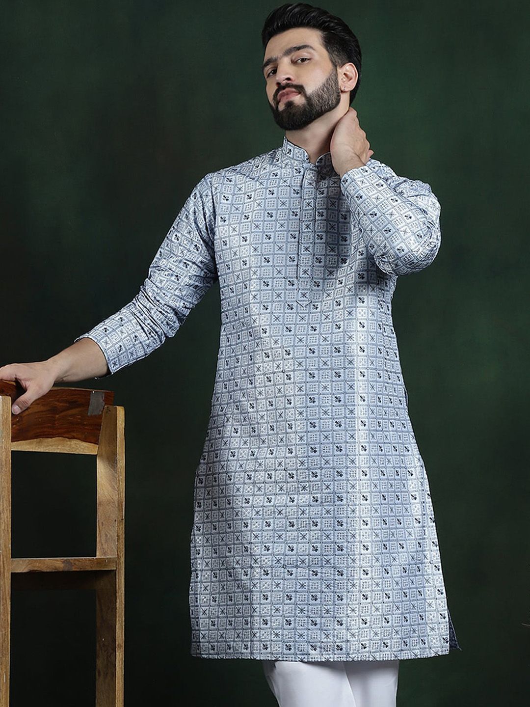 SOJANYA LUXE Geometric Woven Design Thread Work Cotton Silk Straight Kurta