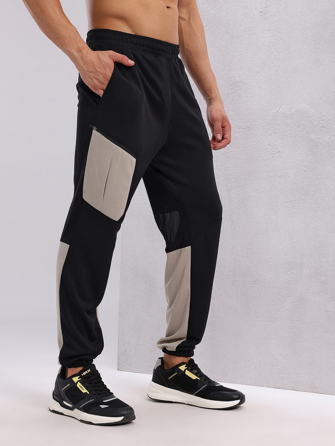 HRX by Hrithik Roshan Men Colourblocked Mid-Rise Rapid-Dry Regular Fit Running Joggers