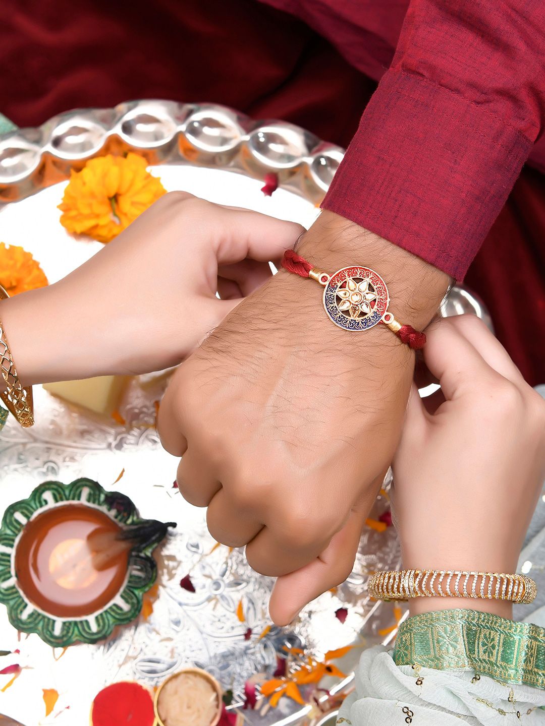 Voylla Floral Benang Jalinan Rakhi