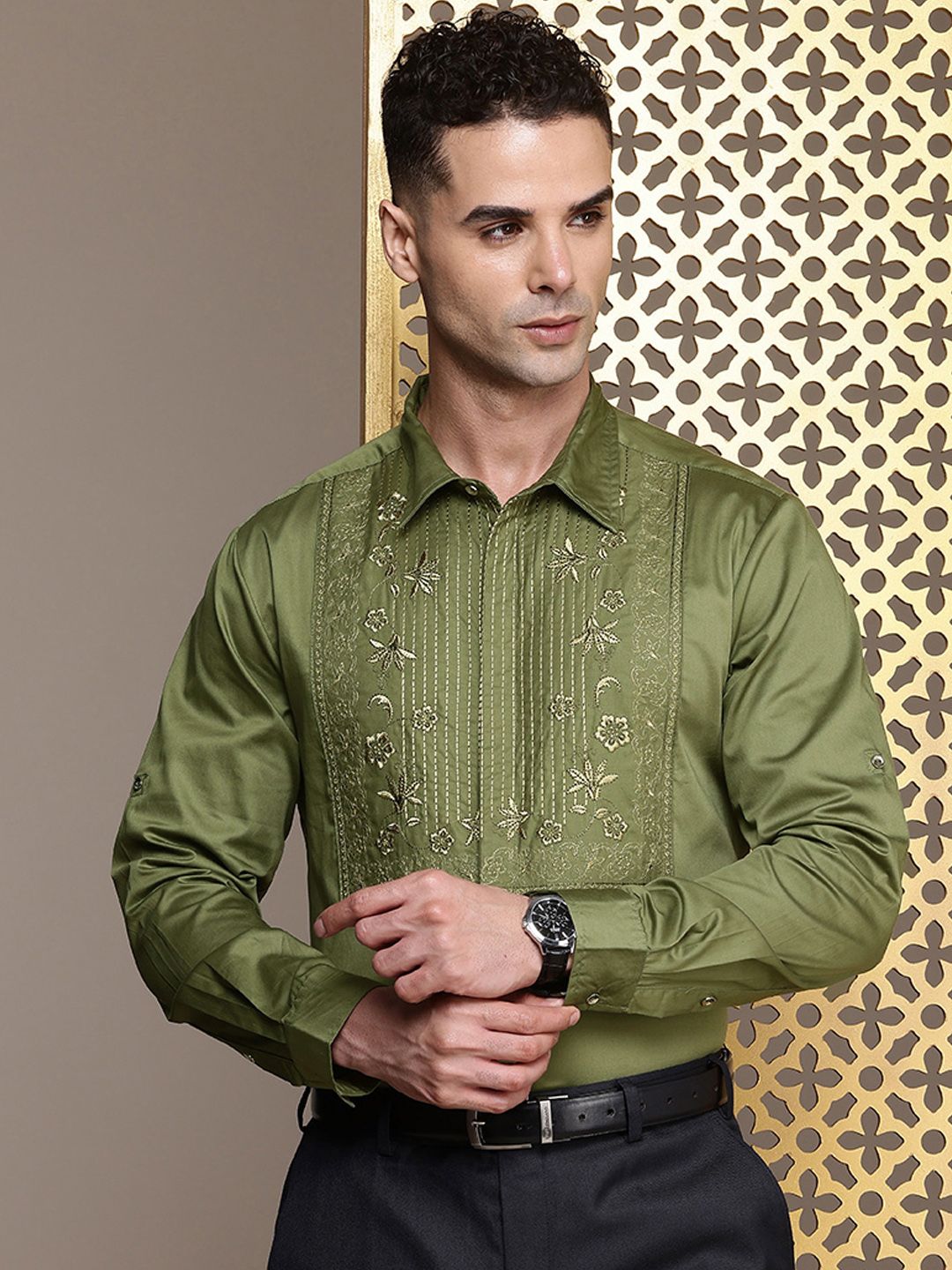 House of Pataudi Floral Embroidered Roll-Up Sleeves Pure Cotton Party Jashn Shirt