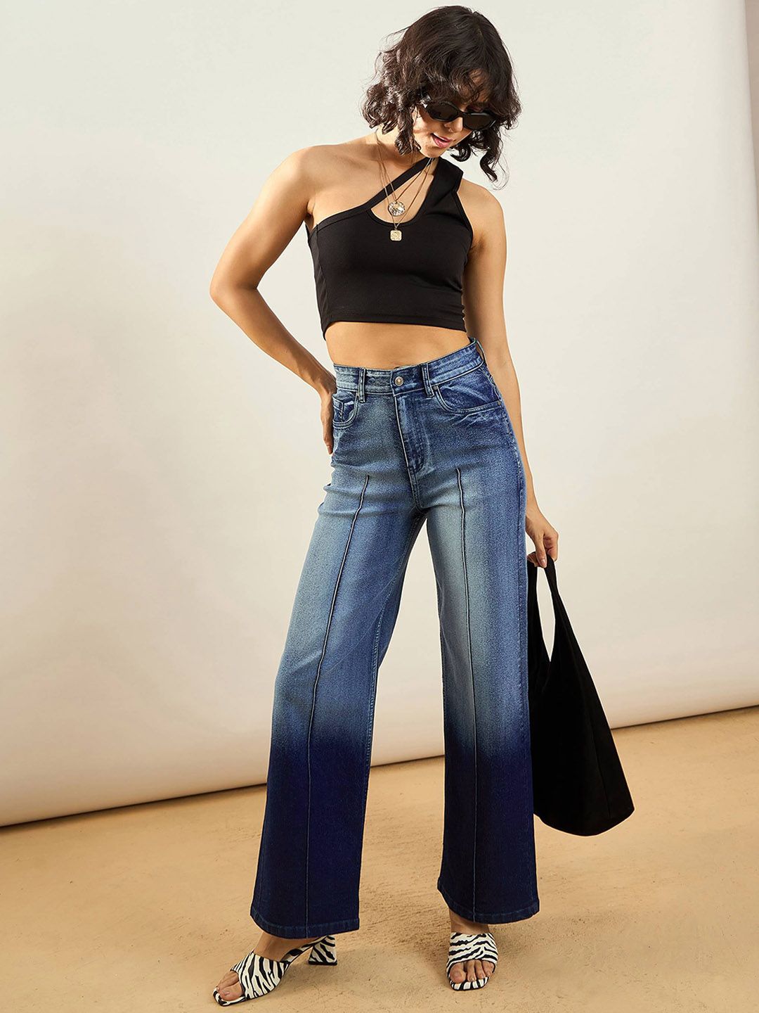 SASSAFRAS Women Straight Fit High-Rise Heavy Fade Ombre Stretchable Jeans